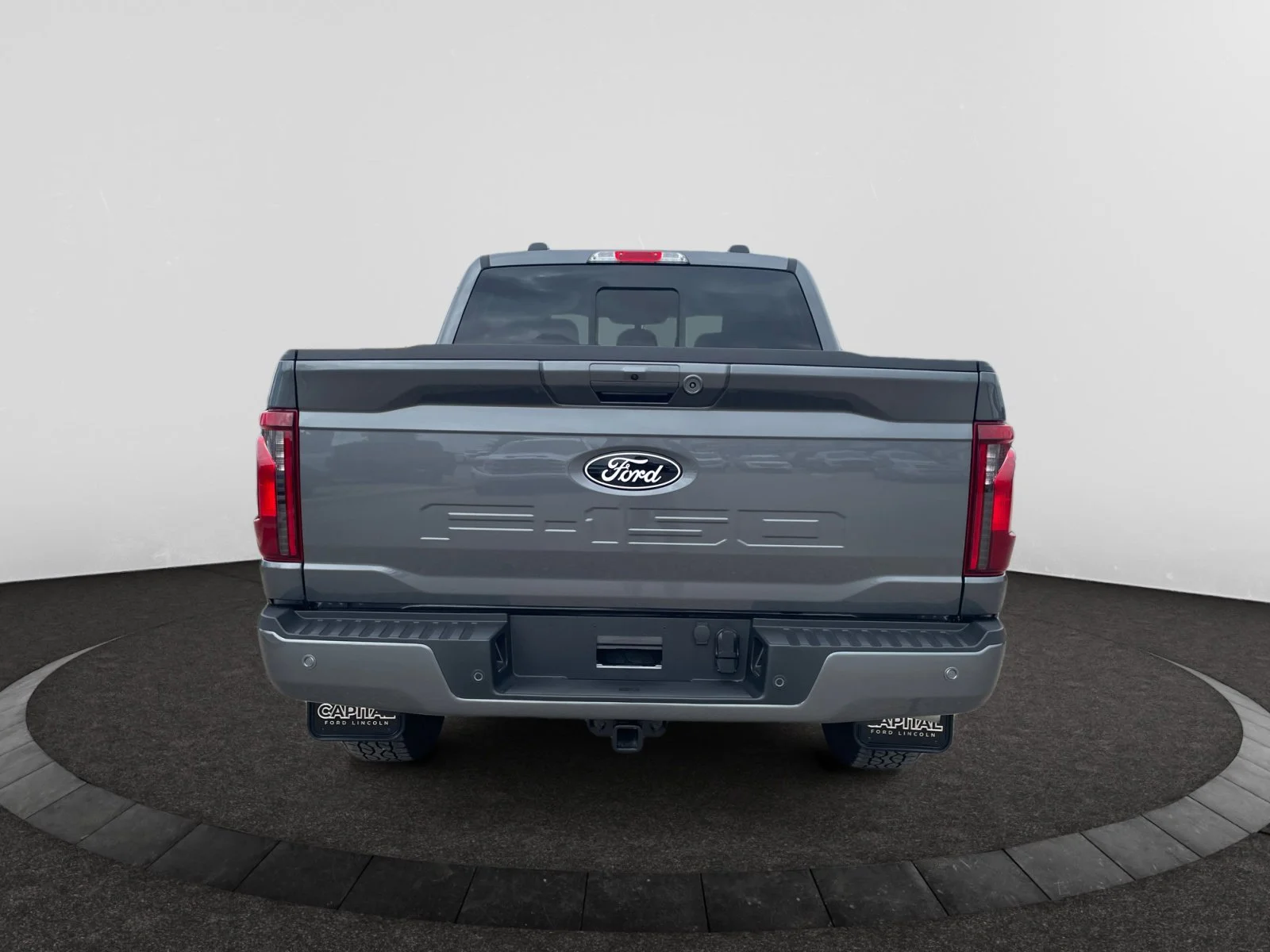 New 2026 Carbonized Grey Metallic Ford XLT image 4