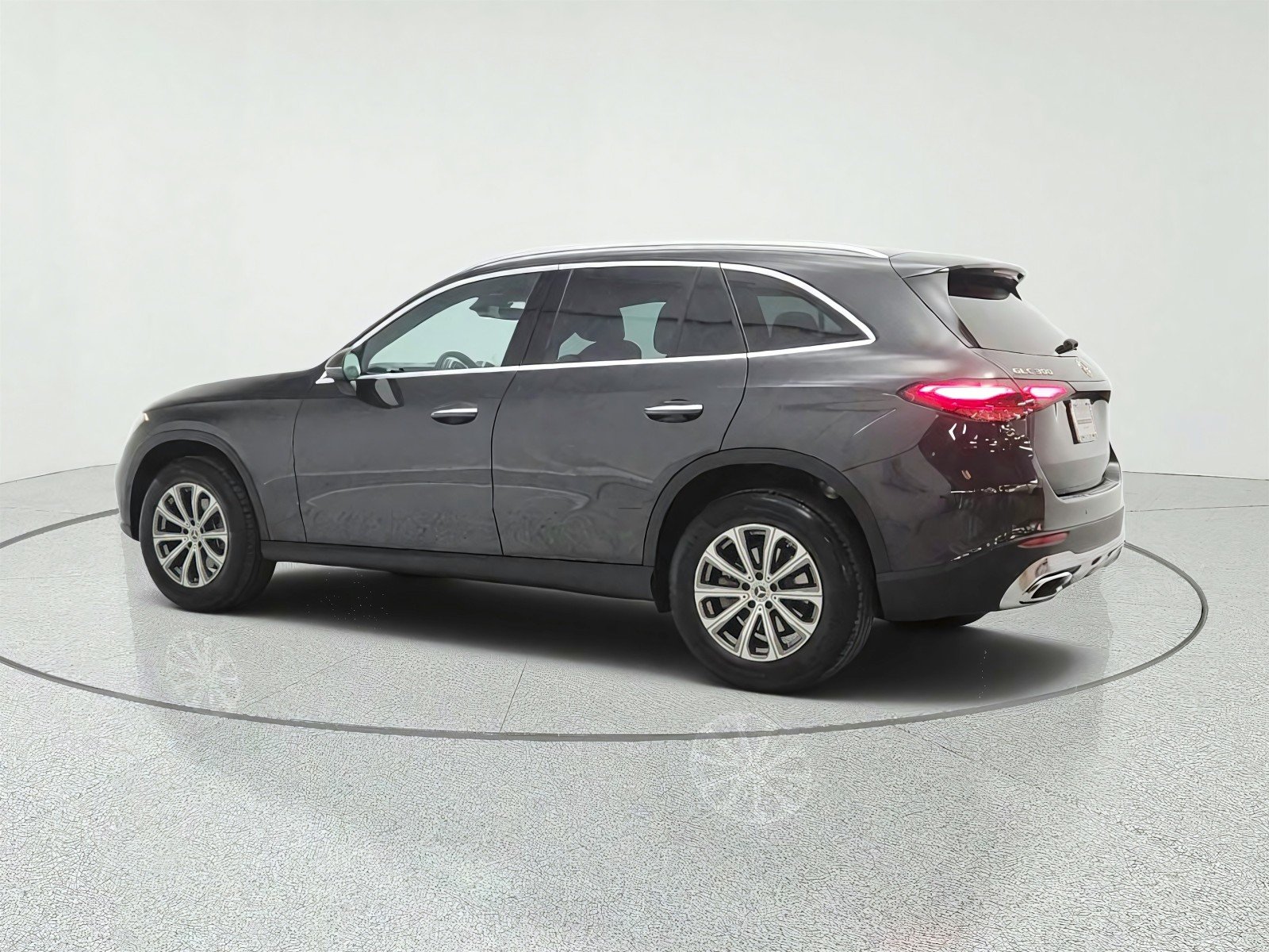 Certified Used 2026 Graphite Grey Metallic Mercedes-Benz GLC 300 SUV image 7