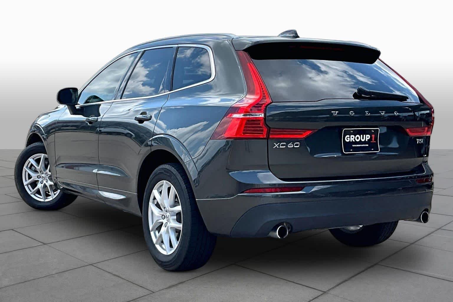 Used 2020 Pine Grey Metallic Volvo Momentum image 11