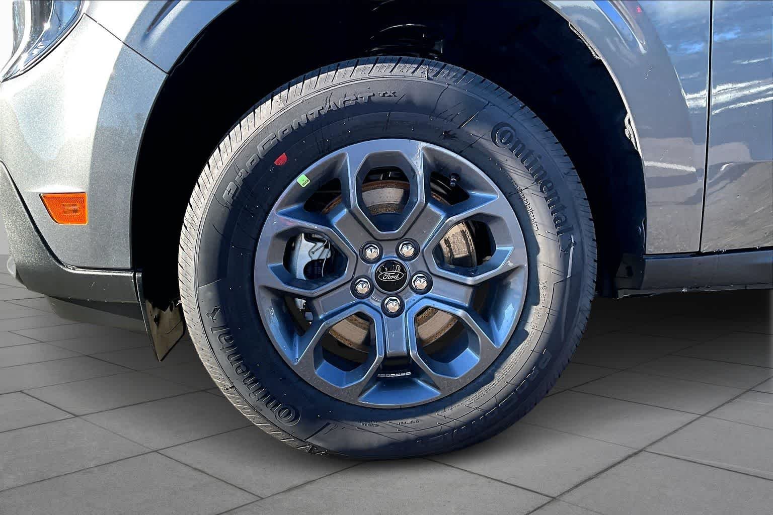 New 2026 Carbonized Gray Metallic Ford XLT image 12