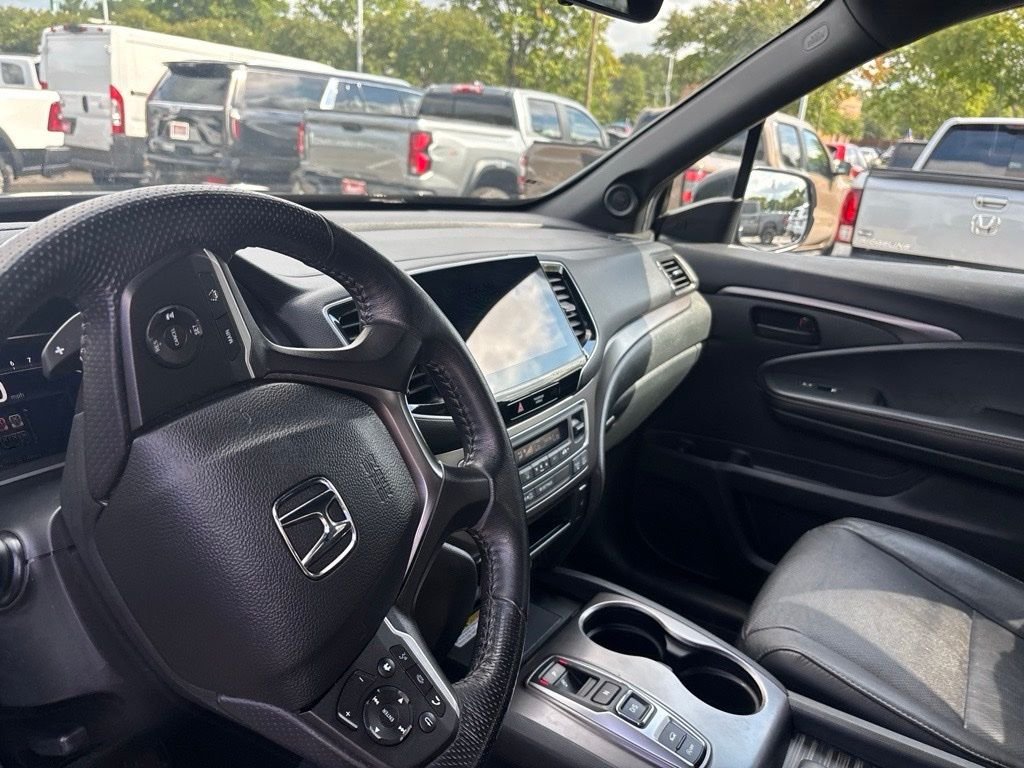 Used 2023 Black Honda EX-L image 23