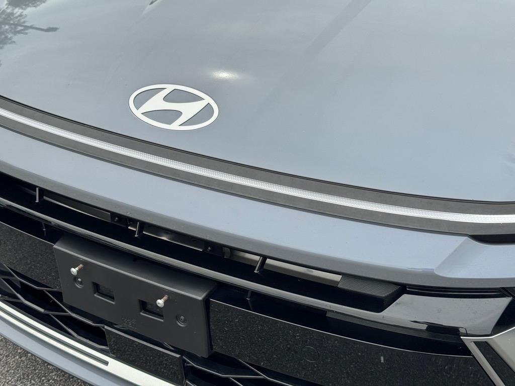 Used 2025  HYUNDAI SEL image 19