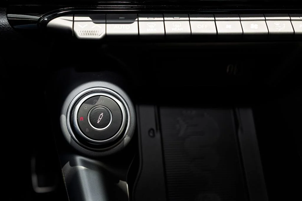 New 2026 Silver Alfa Romeo Sport Speciale image 24