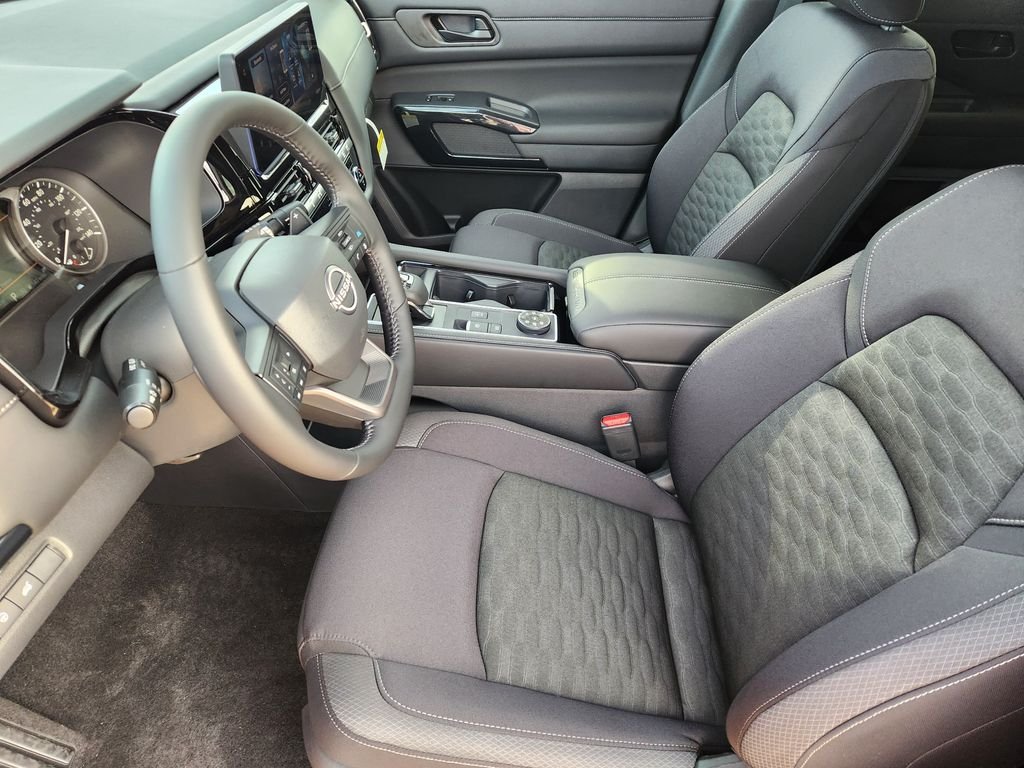2026 Nissan Pathfinder SV - Photo 13