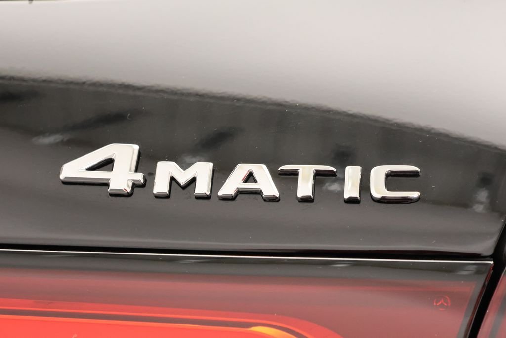 Used 2026 Black Mercedes-Benz GLC 300 image 10