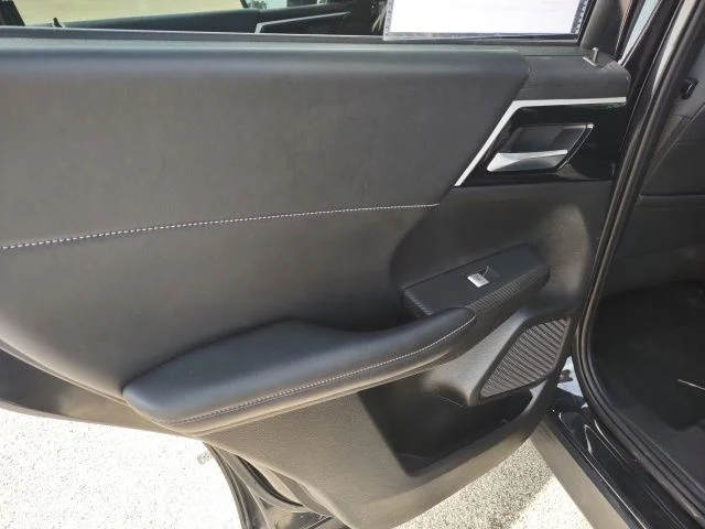 Used 2024 Gray Mitsubishi  image 17