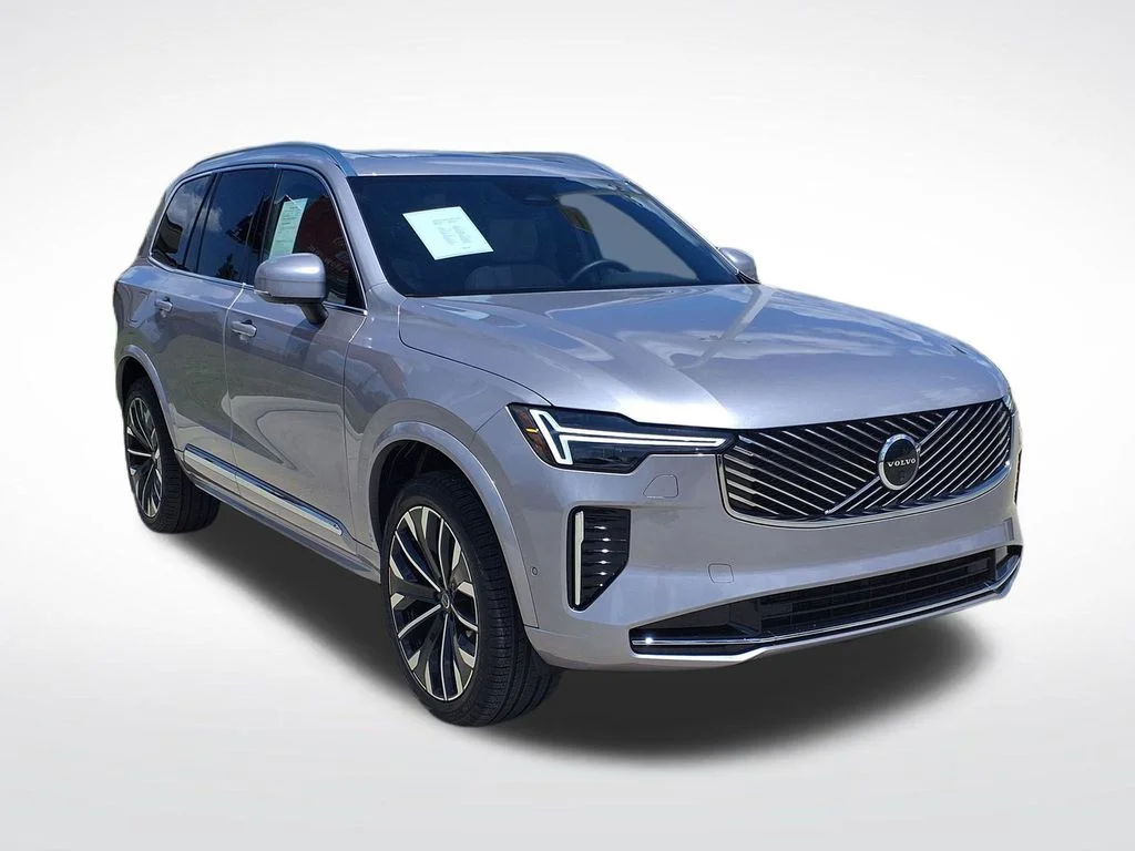 2026 Volvo XC90 B6 Plus