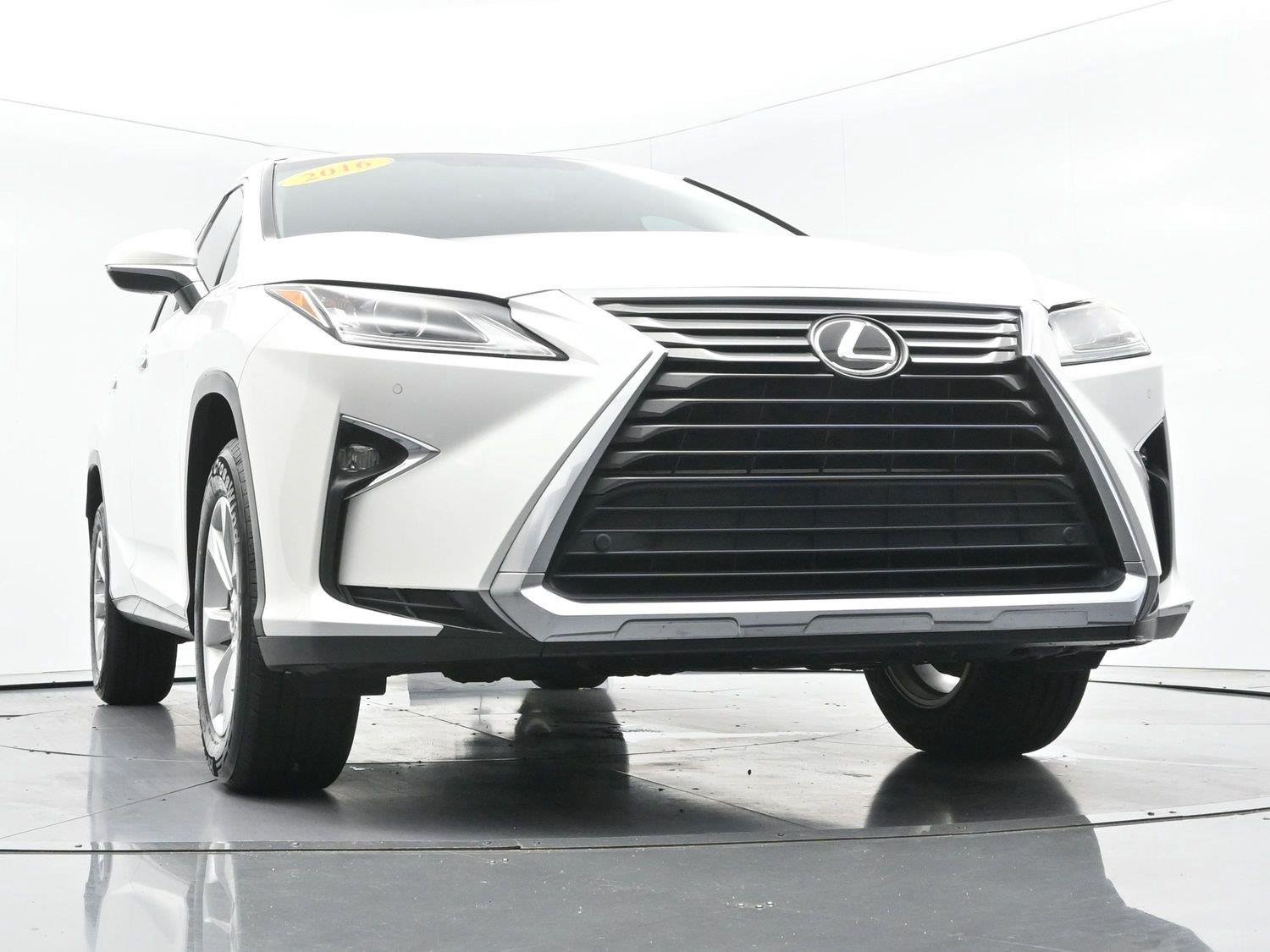 Used 2016 Eminent White Pearl Lexus FWD 4dr image 50