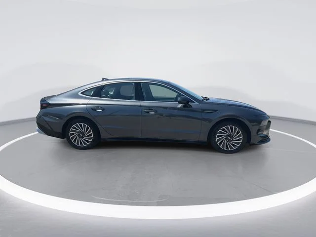 Used 2024 Gray Hyundai Limited image 9