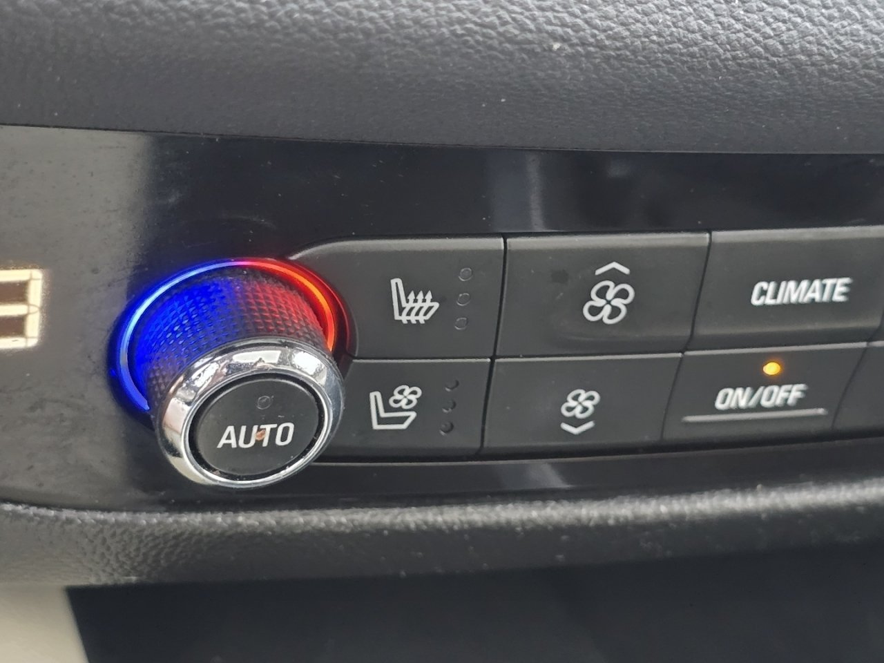 Used 2021 White Buick Premium Group image 9