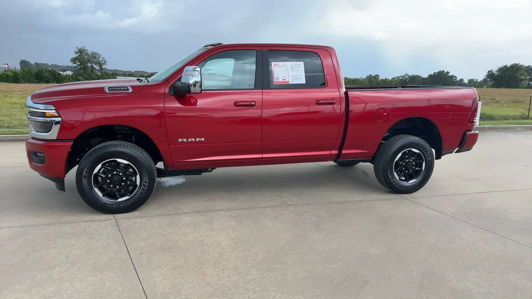 Used 2026 Molten Red Pearlcoat Ram Laramie image 5