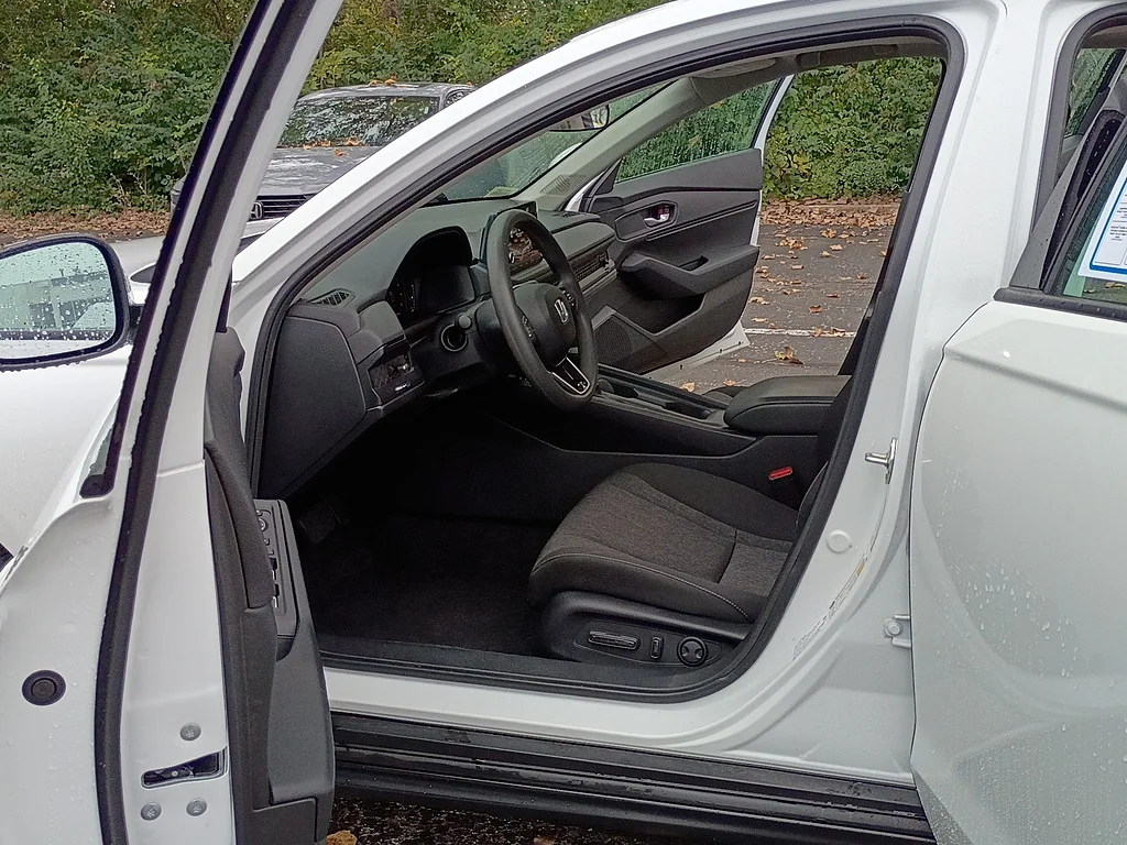Certified Used 2023 WHITE Honda EX image 11