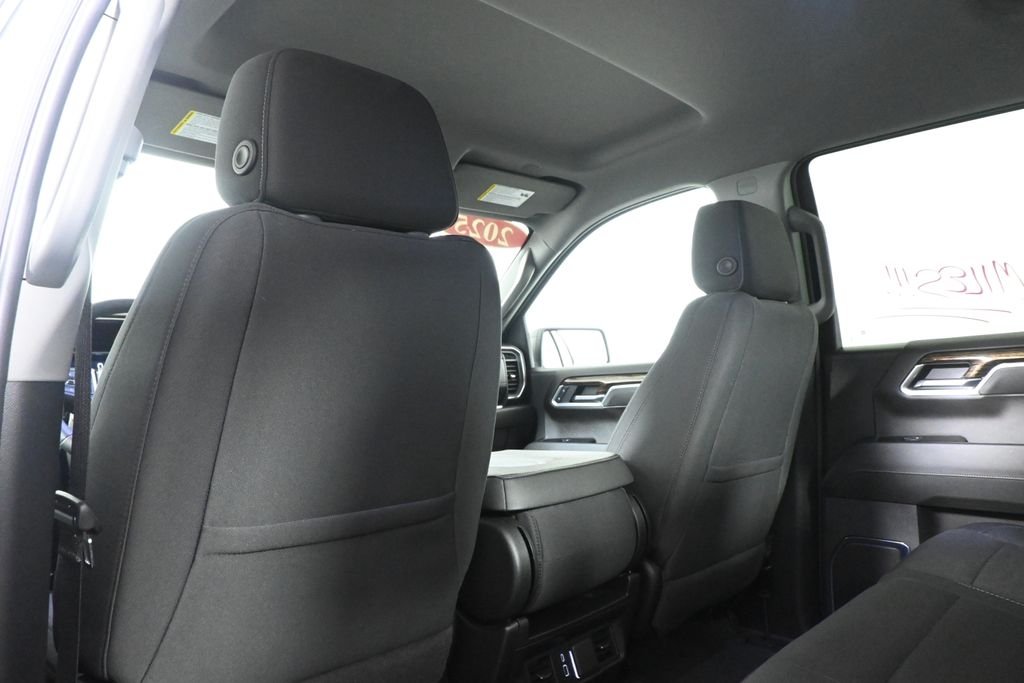 Used 2025 White GMC Elevation image 29