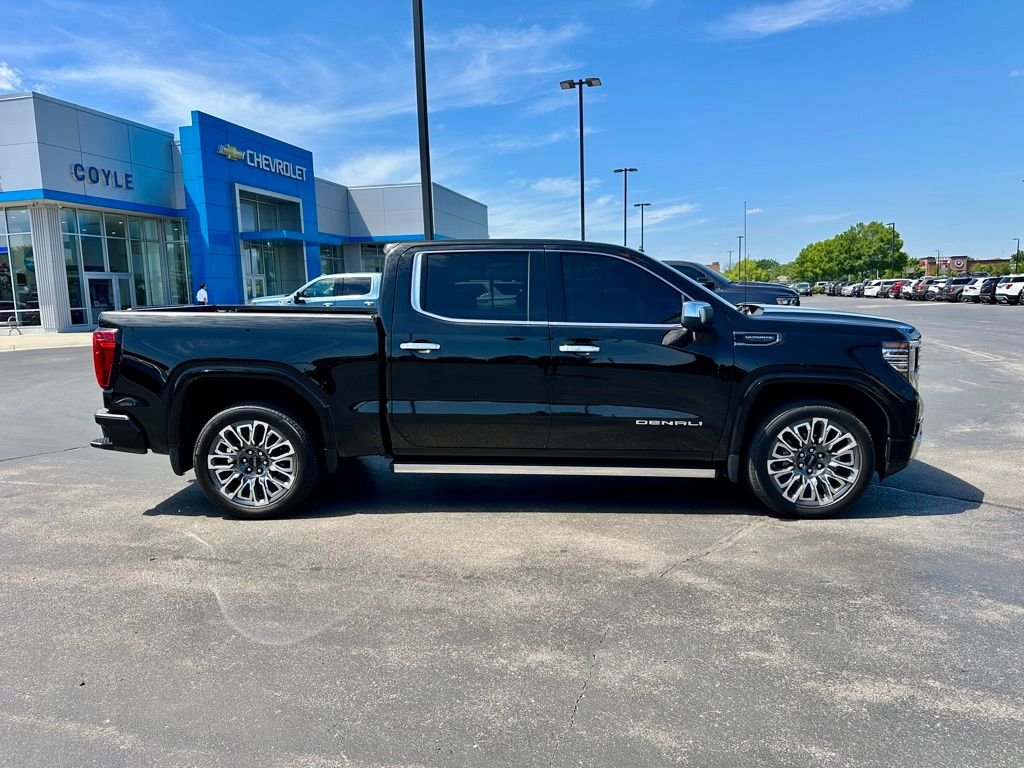 Used 2025 Black GMC Denali Ultimate image 2