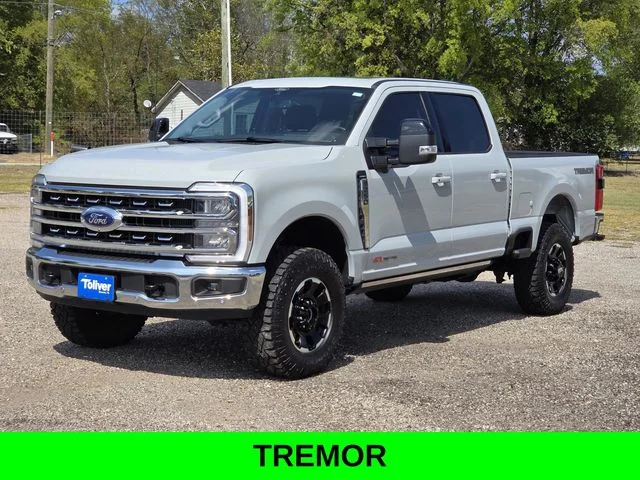 Used 2025 Avalanche Ford Lariat image 4