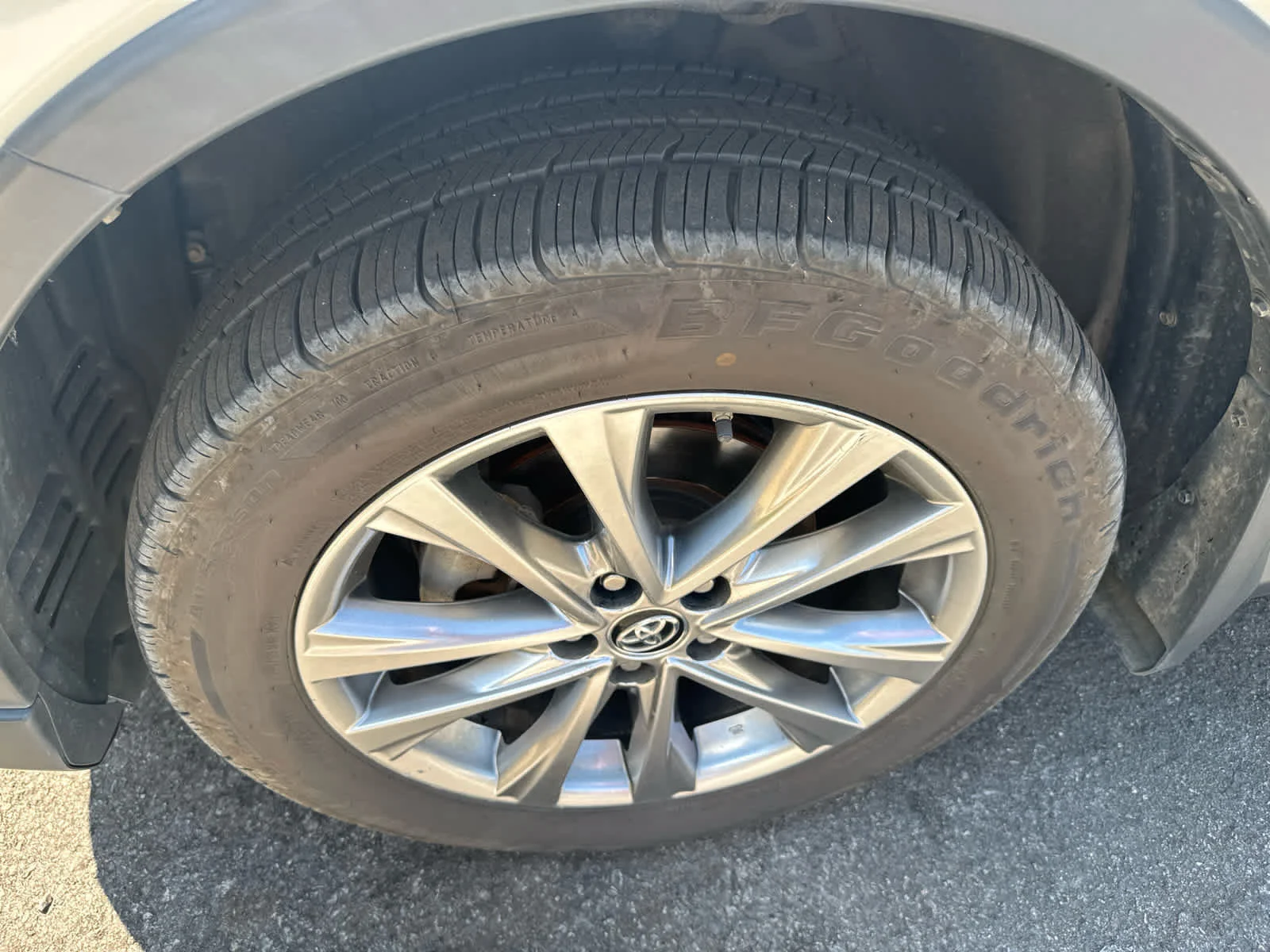 Used 2017 Blizzard Pearl Toyota Platinum image 6