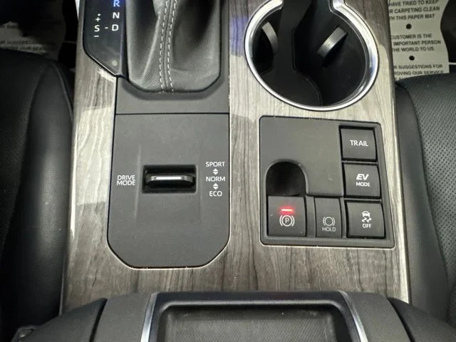 Used 2023 Wind Chill Pearl Toyota Limited image 18