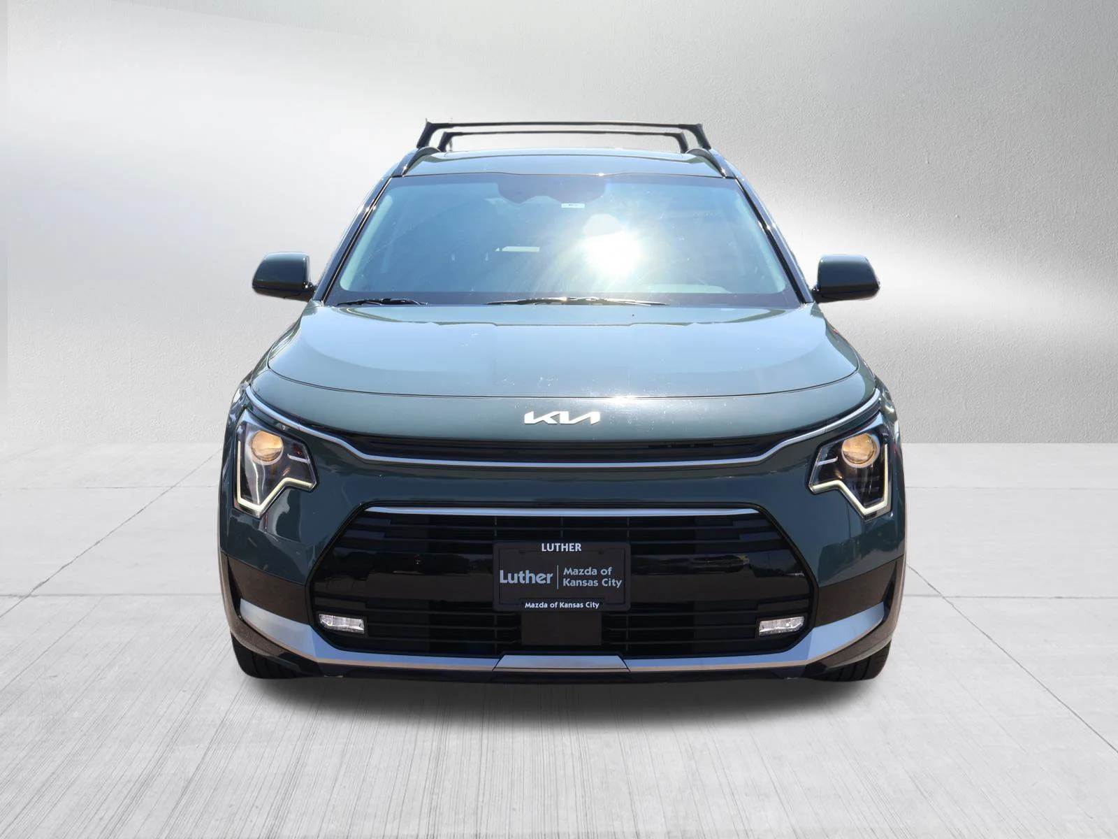 Used 2023 Kia Niro EX Touring with VIN KNDCR3LE9P5096977 for sale in Kansas City