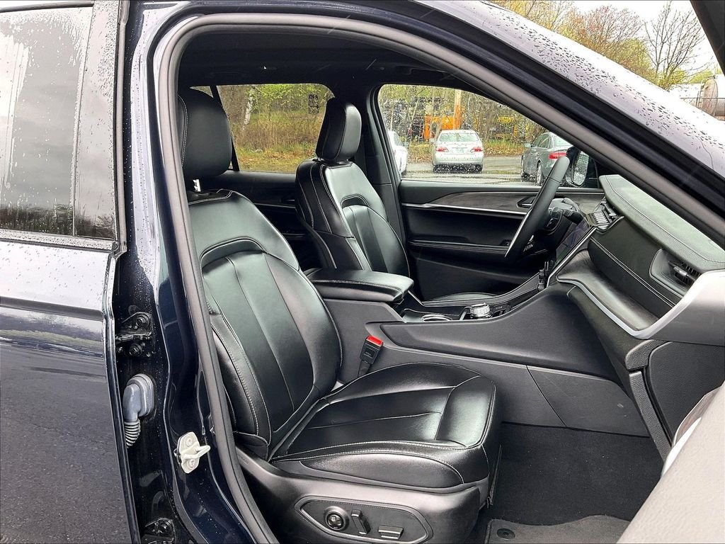 Used 2024 Black Jeep Limited image 11