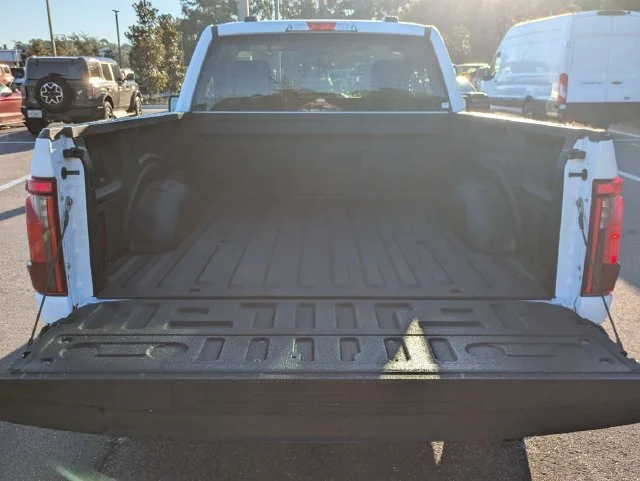 New 2026 Oxford White Ford XL image 13