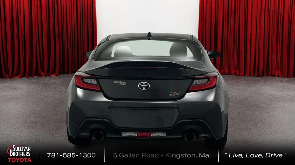 Used 2022  Toyota Premium image 6