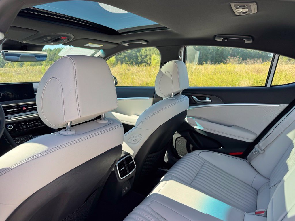 New 2027 White Genesis 2.5T image 20