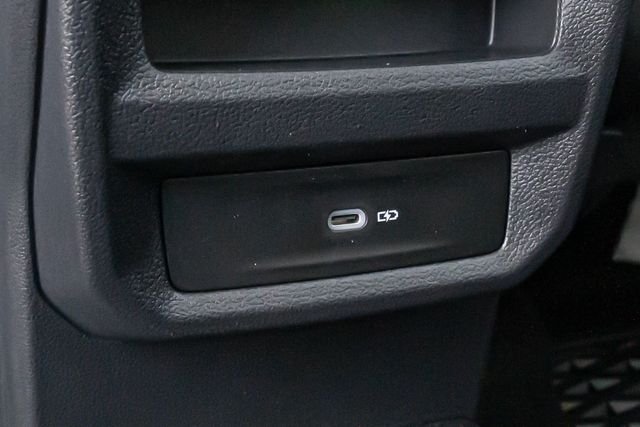 2025 Volkswagen Taos SEL - Photo 29