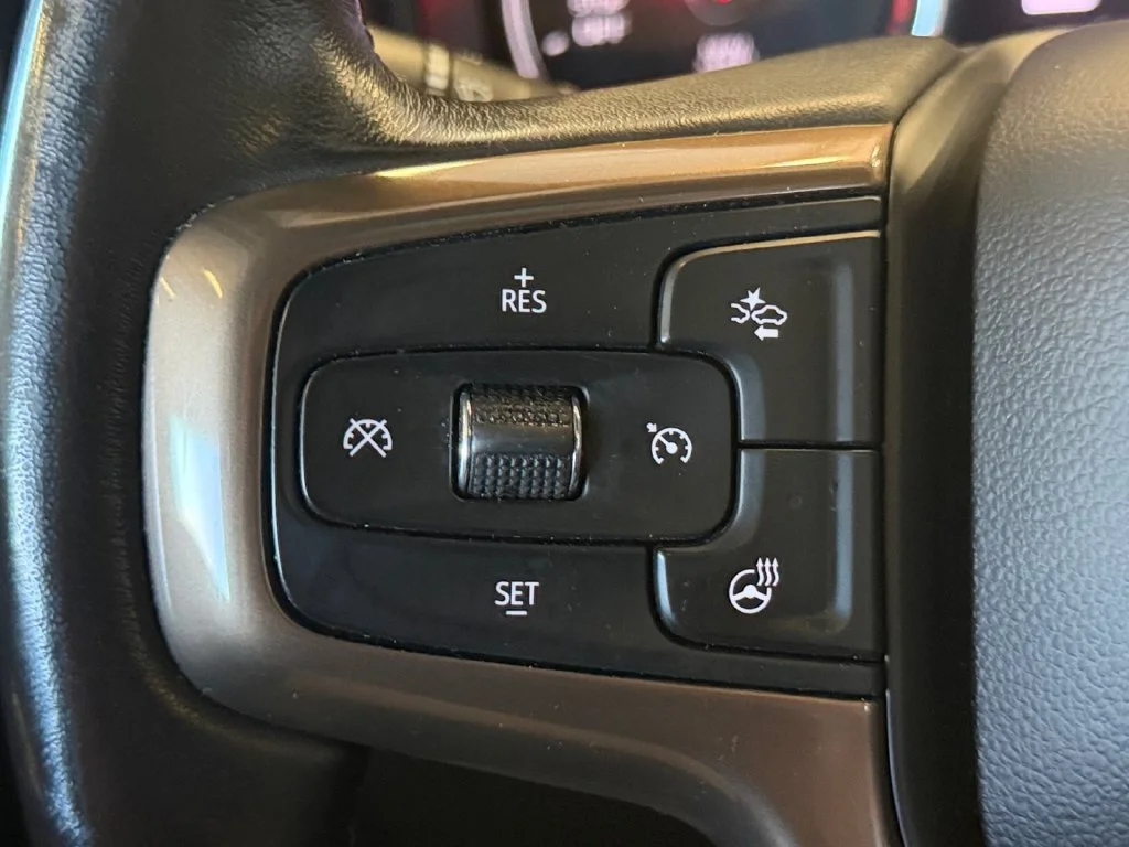 Used 2020 White Chevrolet High Country image 33