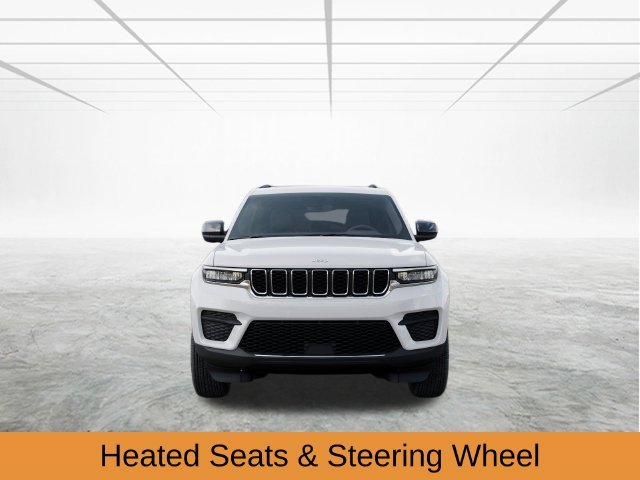 New 2027 Bright White Clear-Coat Paint Jeep Laredo X image 7