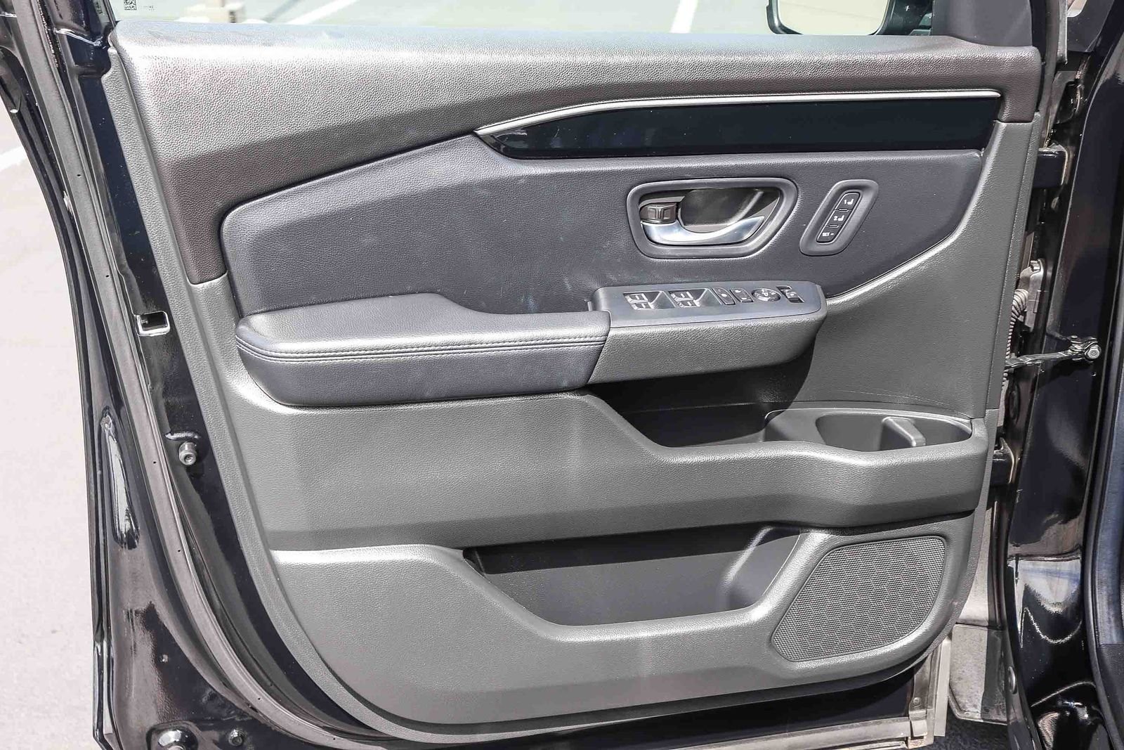 Used 2025 Crystal Black Pearl Honda Touring image 27