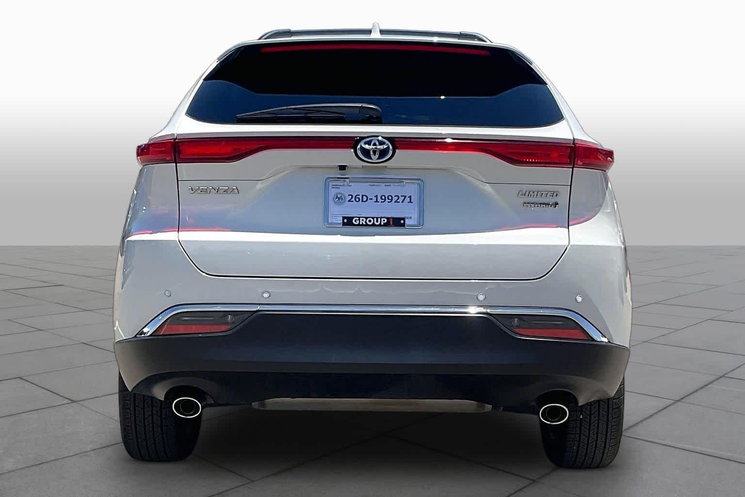 Used 2022 Blizzard Pearl Toyota Limited image 5