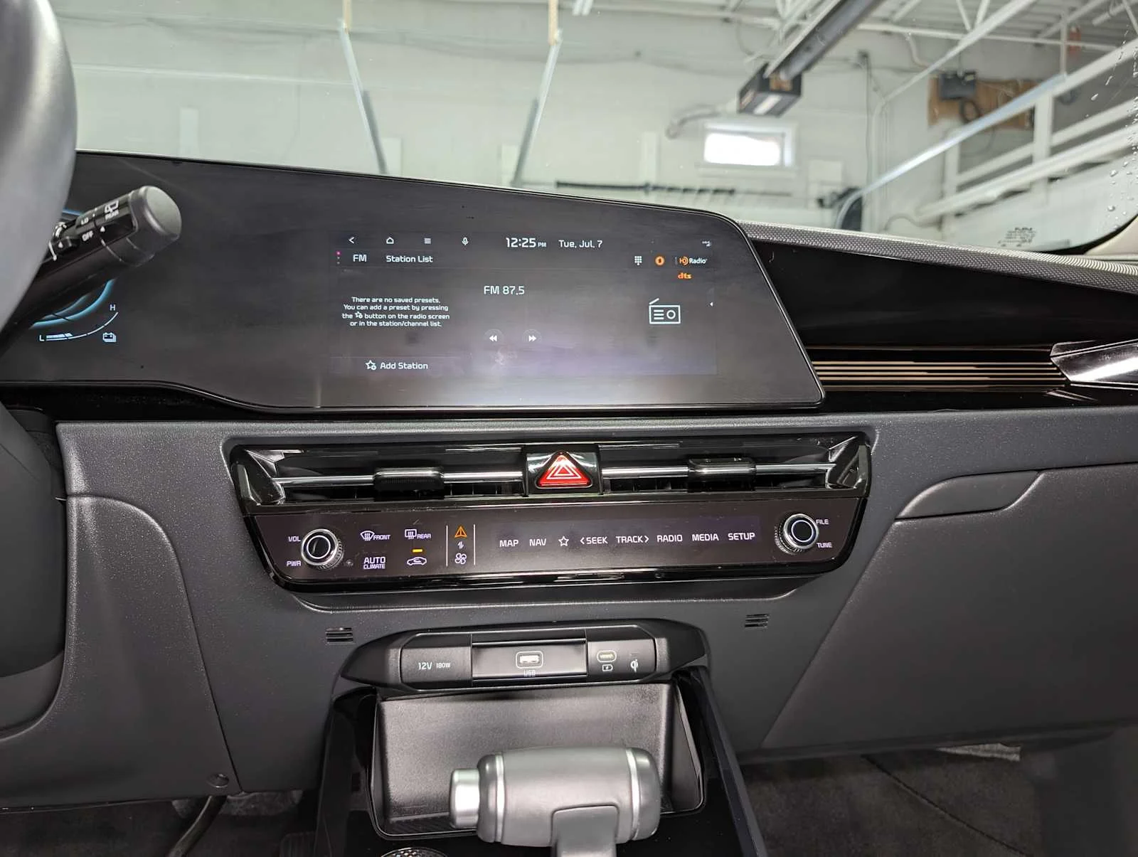 Used 2024 Snow White Pearl Kia EX image 32