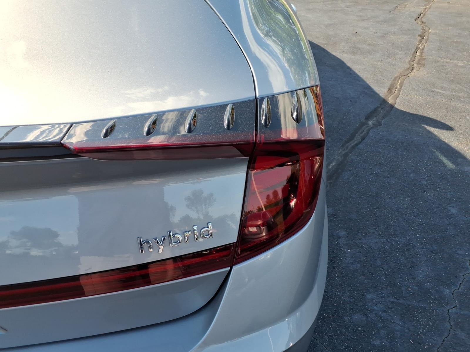 Used 2023 Curated Silver Hyundai SEL image 21