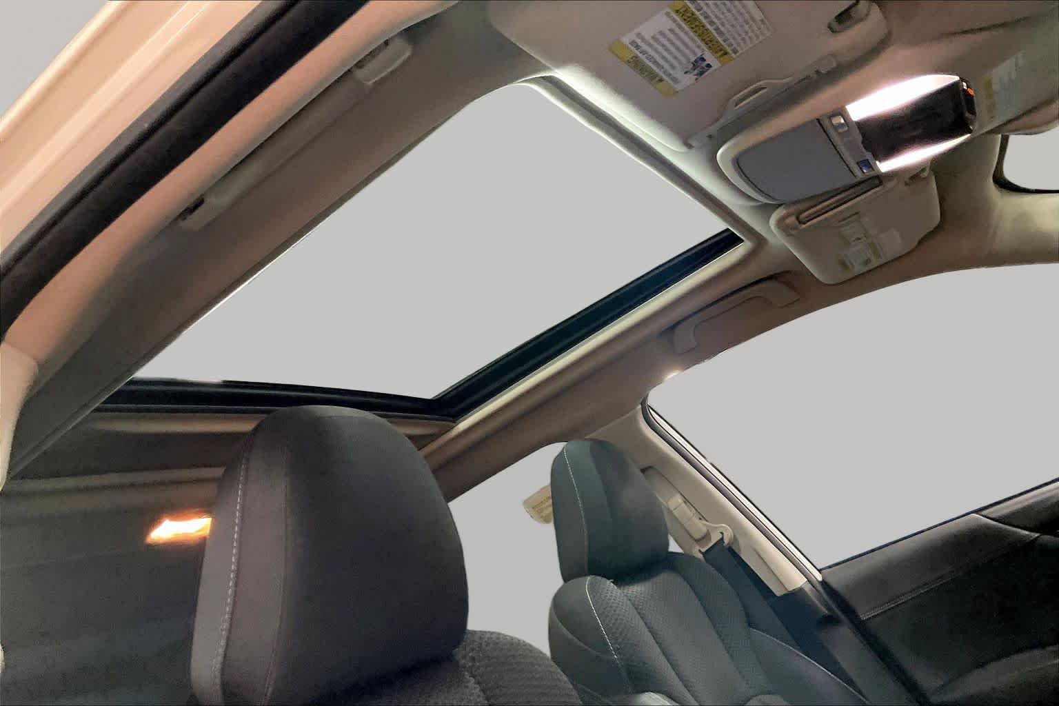 Used 2019 Crystal White Pearl Subaru Premium image 14