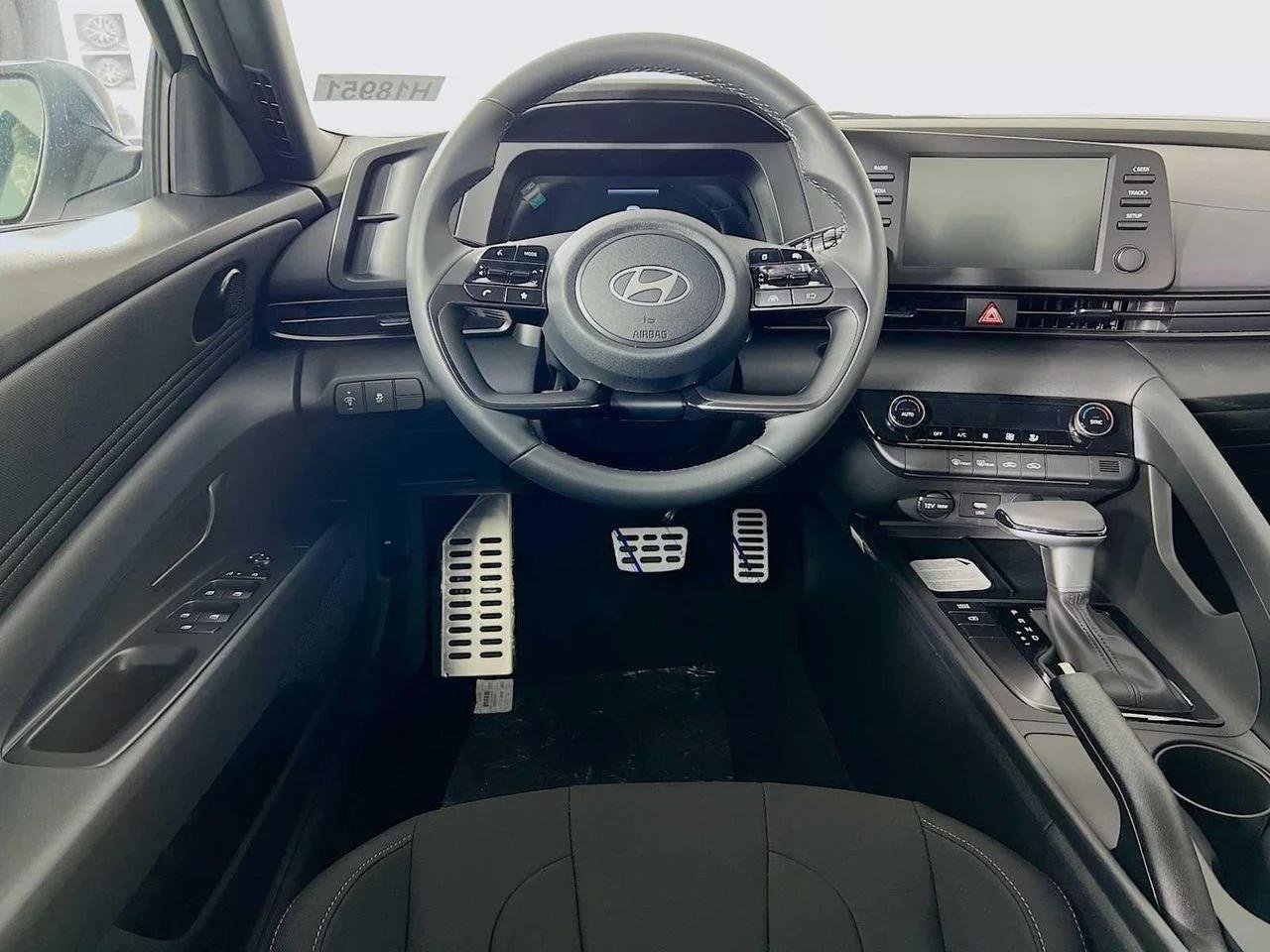 2026 Hyundai Elantra — photo 15