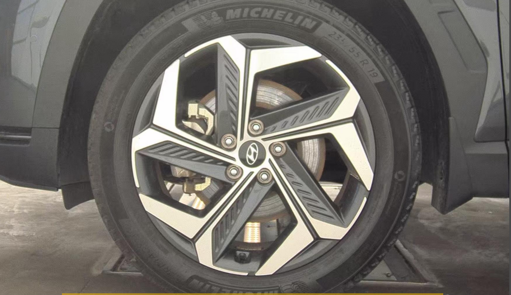 Used 2023 Gray Hyundai Limited image 8