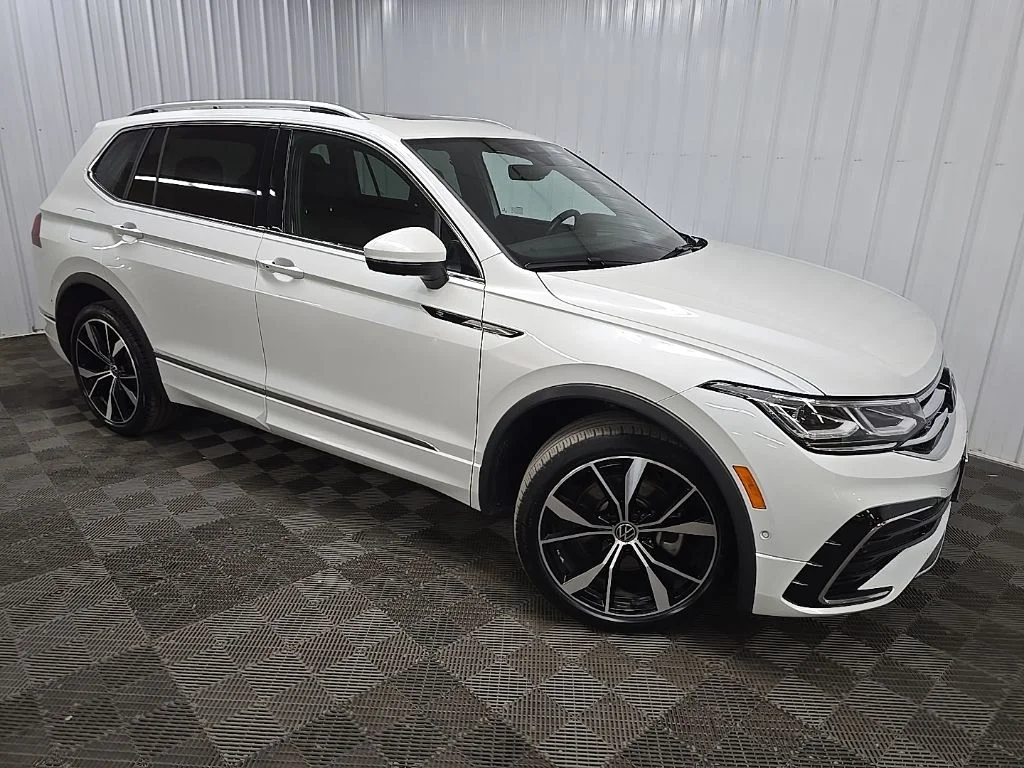 Used 2024 White Volkswagen 2.0T SEL R-Line image 7