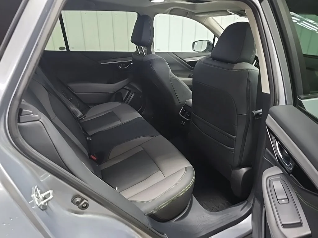 Used 2024 Silver Subaru Onyx Edition image 18
