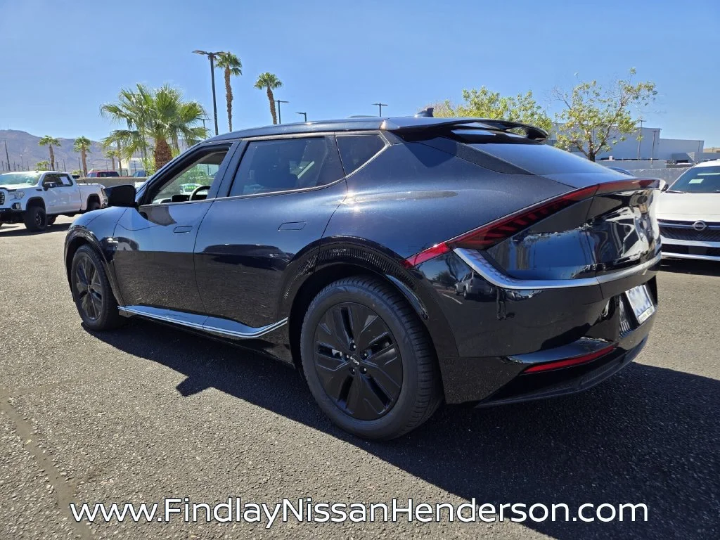 Used 2022 Blue Kia Wind image 4