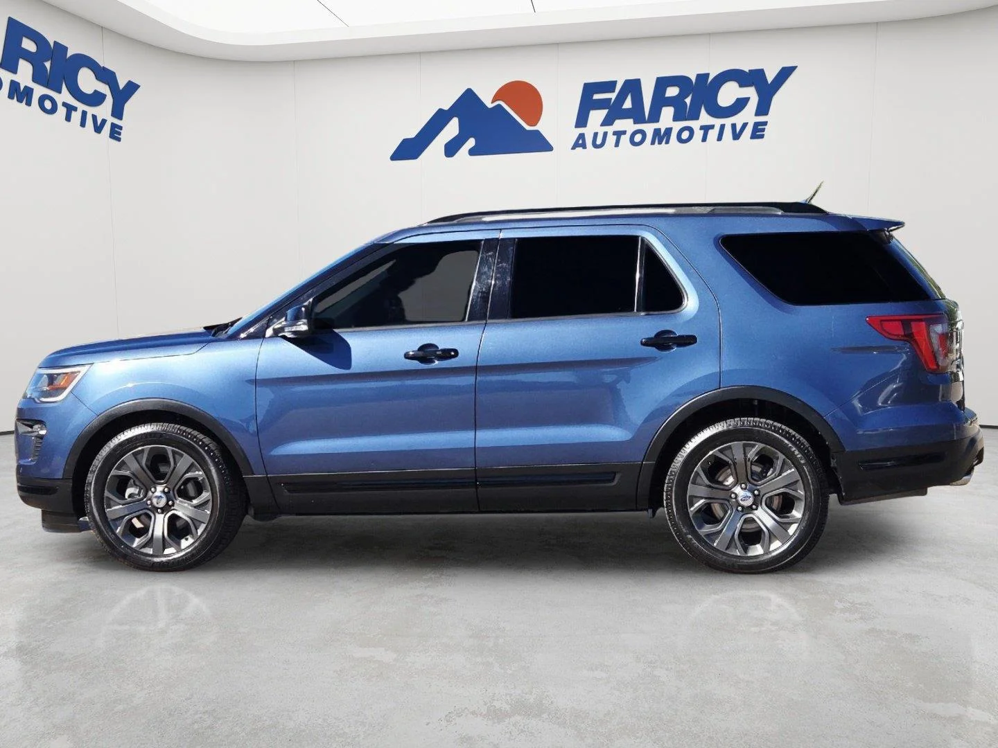 Used 2018 Blue Ford Sport image 8