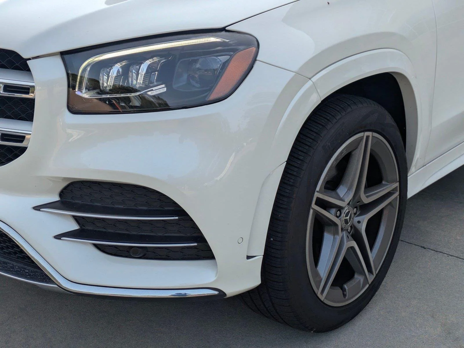 Used 2022 MANUFAKTUR Diamond White Bright Mercedes-Benz GLS 450 image 9