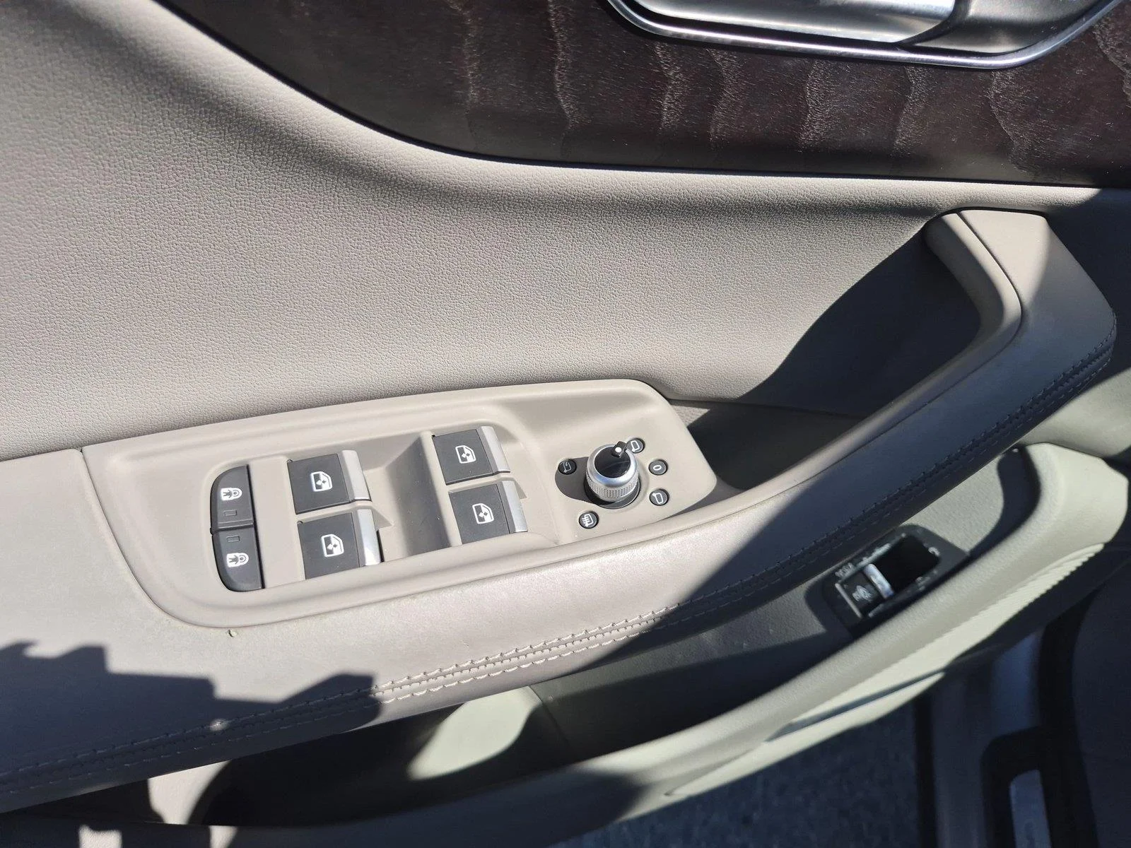 Used 2022 Florett Silver Metallic Audi Premium Plus image 15