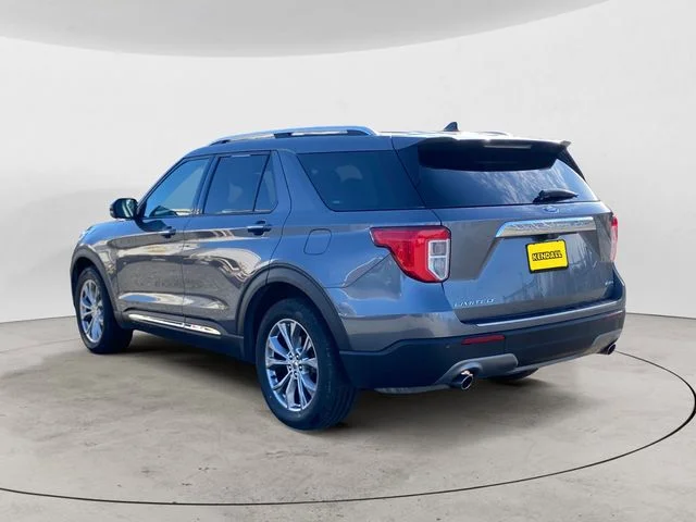 Used 2021 Gray Ford Limited image 3