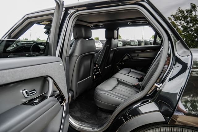 Used 2025 Black Land Rover SE image 43
