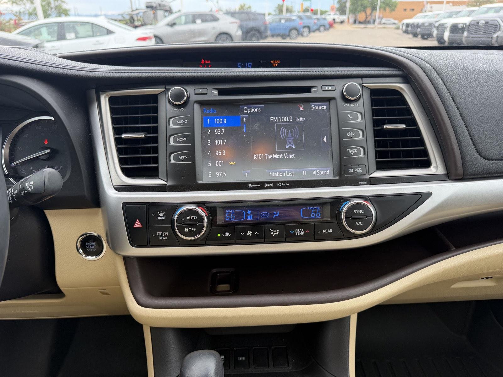 Used 2017 Blizzard Pearl Toyota XLE image 26