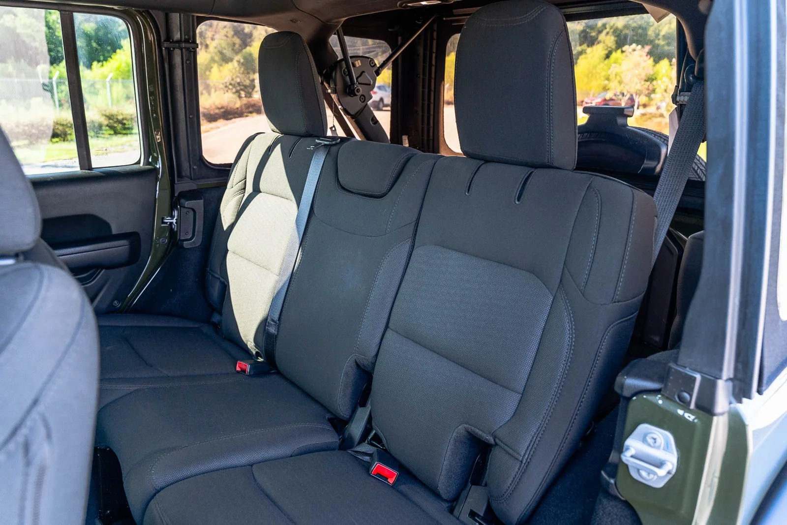Used 2023 Green Jeep Sport S image 18