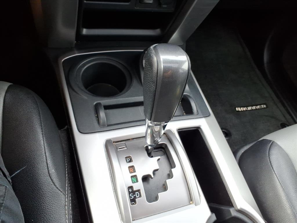 Used 2015 Magnetic Gray Metallic Toyota SR5 Premium image 22