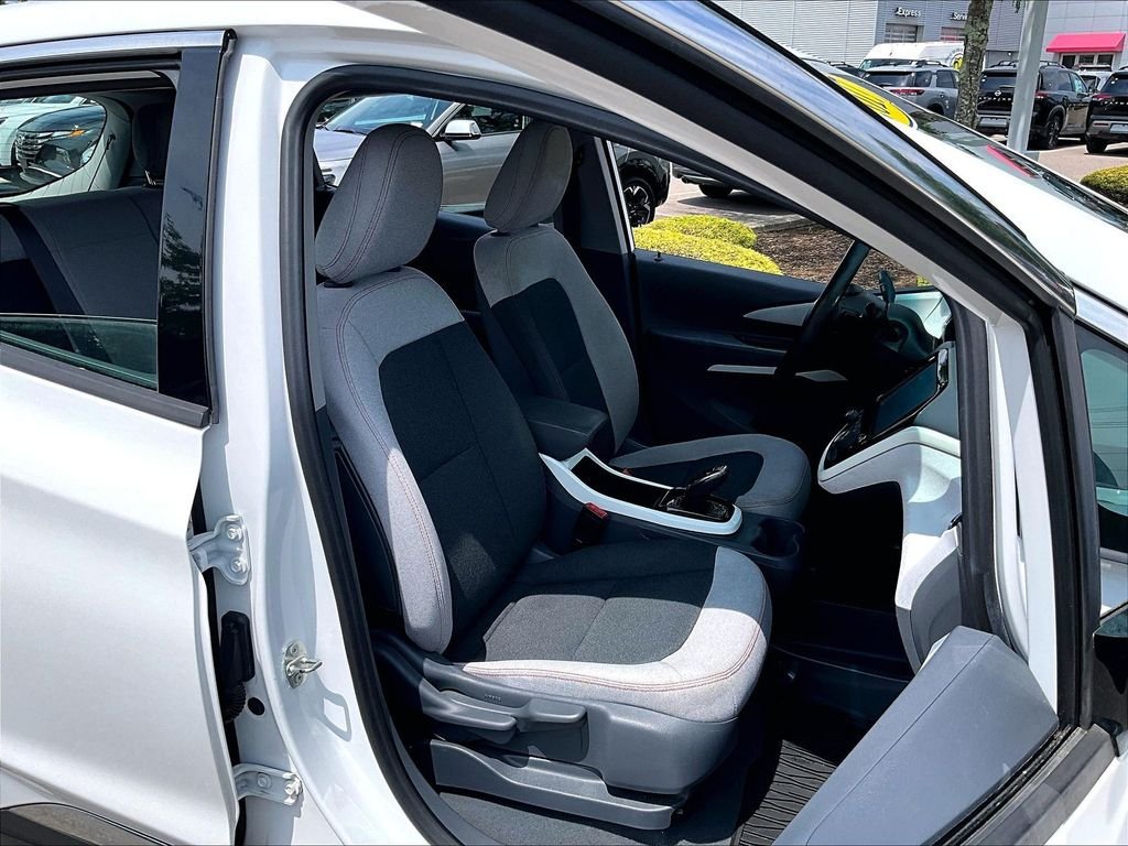 Used 2017 White Chevrolet LT image 11
