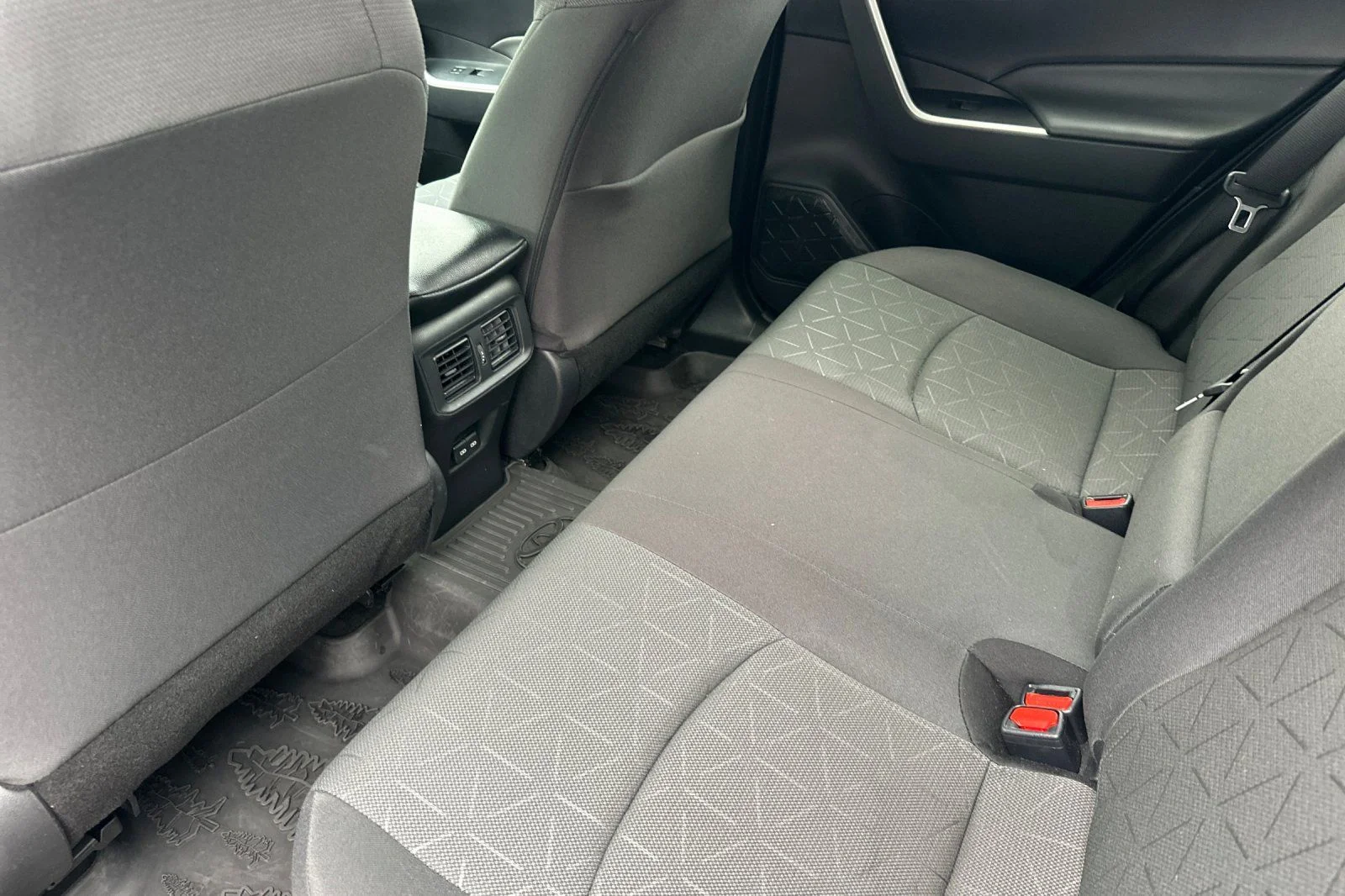 2024 Toyota RAV4 Woodland Edition - Photo 8