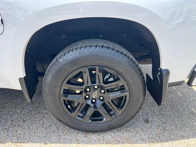 Used 2025 Summit White Chevrolet Custom image 10